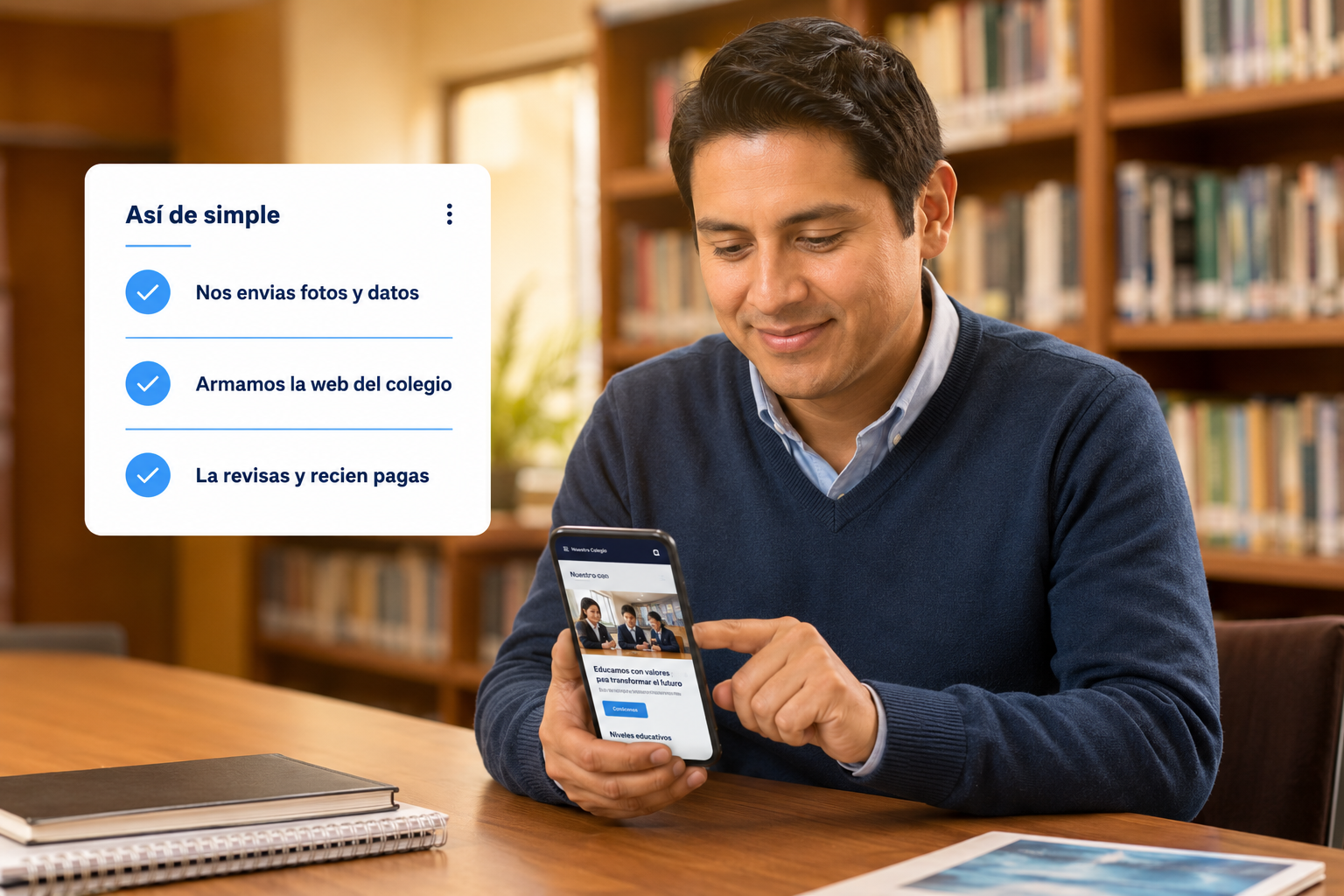 Promotor revisando la versión móvil de la web del colegio